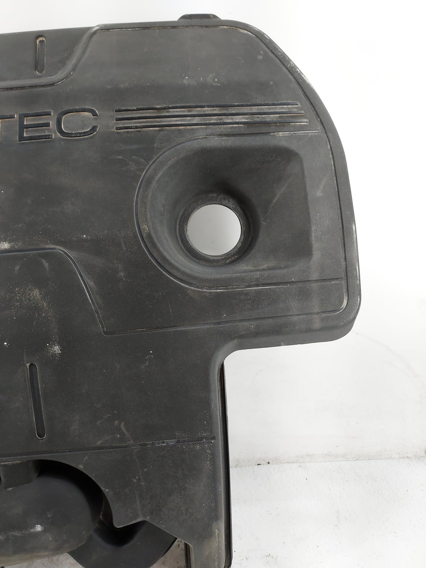 2010 Chevrolet Malibu Engine Cover 1496983 - Oemusedautoparts1.com
