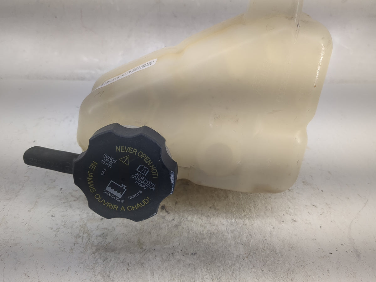 2007 Chevrolet Malibu Radiator Coolant Overflow Expansion Tank Bottle 1497950 - Oemusedautoparts1.com