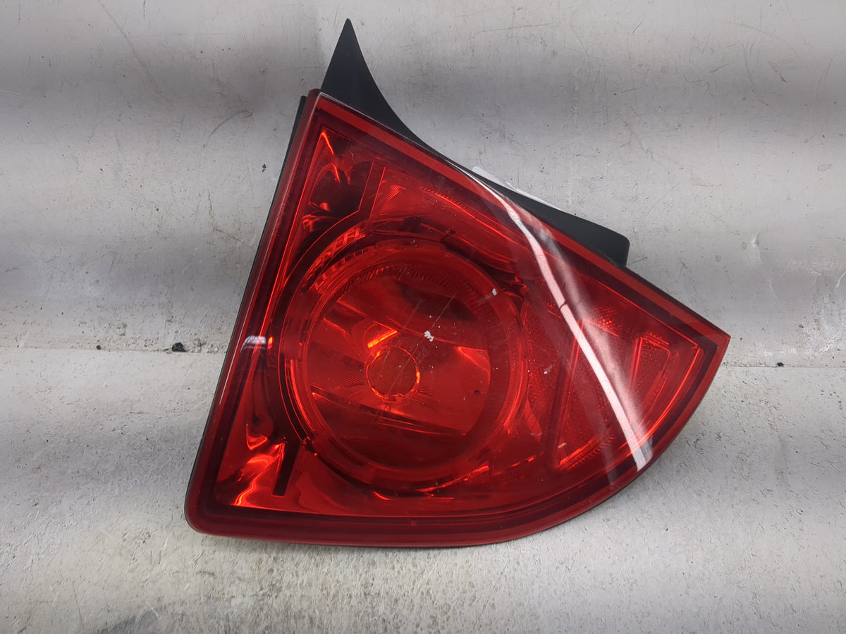 2008 Chevrolet Malibu Passenger Right Side Deck Lid Mounted Tail Light 1499544 - Oemusedautoparts1.com