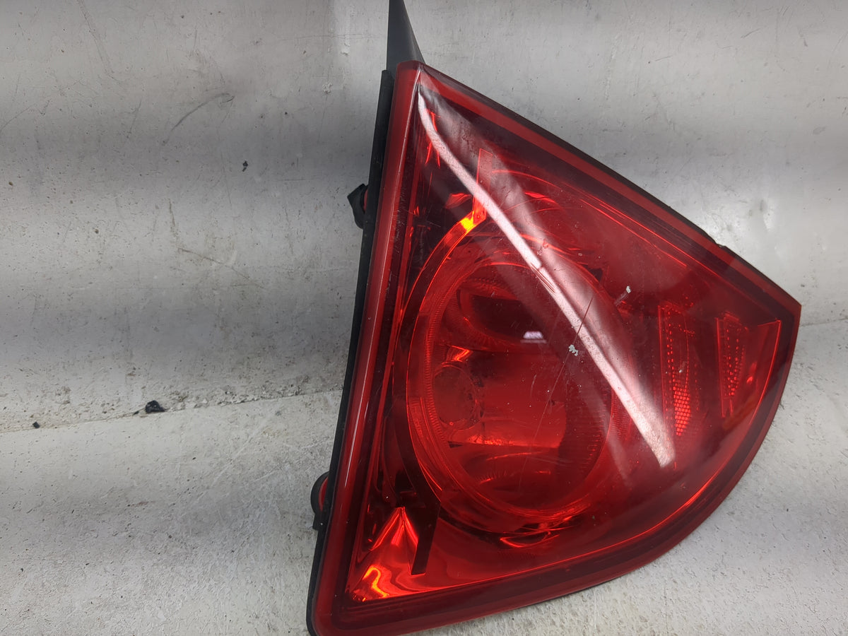 2008 Chevrolet Malibu Passenger Right Side Deck Lid Mounted Tail Light 1499544 - Oemusedautoparts1.com