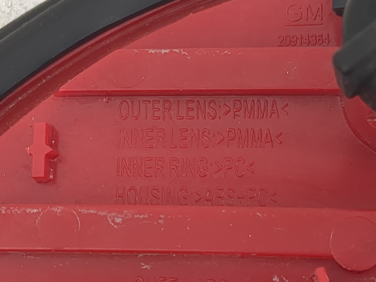 2008 Chevrolet Malibu Passenger Right Side Deck Lid Mounted Tail Light 1499544 - Oemusedautoparts1.com