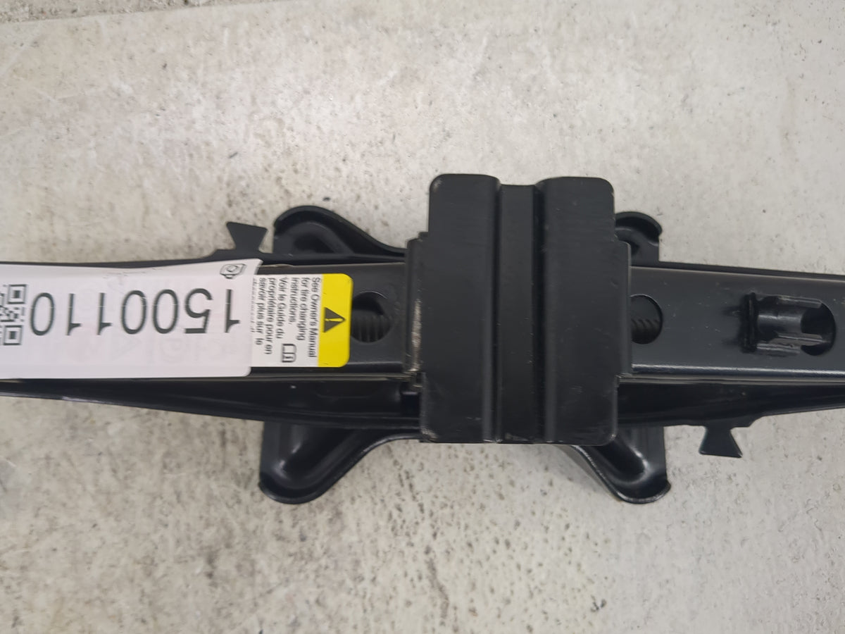 2010 Chevrolet Malibu Spare Scissor Car Jack 1500110 - Oemusedautoparts1.com
