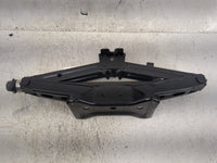 2010 Chevrolet Malibu Spare Scissor Car Jack 1500110 - Oemusedautoparts1.com