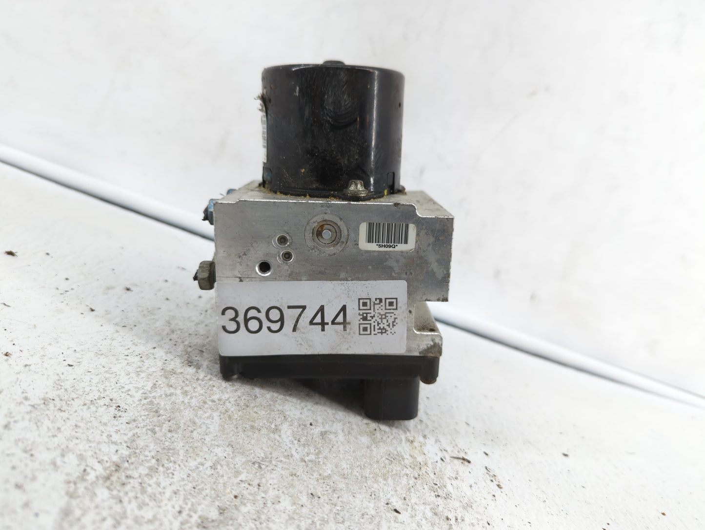 2010 Chevrolet Malibu ABS Pump Control Module Replacement P/N:25949990 20812604 Fits OEM Used Auto Parts - Oemusedautoparts1