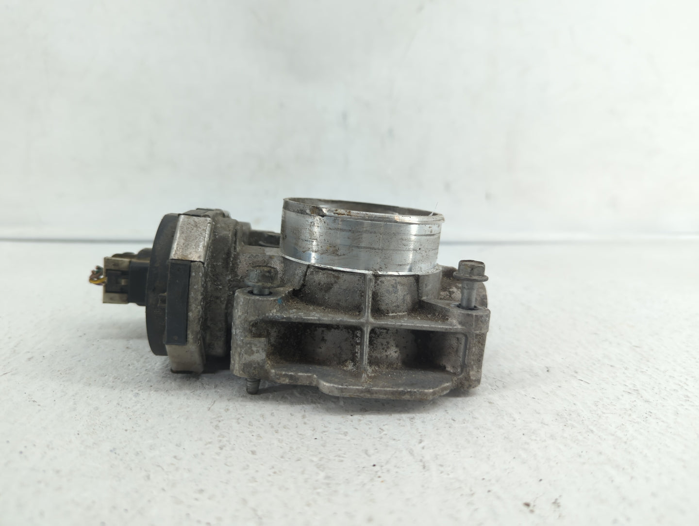 2008-2012 Chevrolet Malibu Throttle Body P/N:9B4G-9F991-A 668AA, 186AA Fits Fits 2007 2008 2009 2010 2011 2012 OEM Used Auto