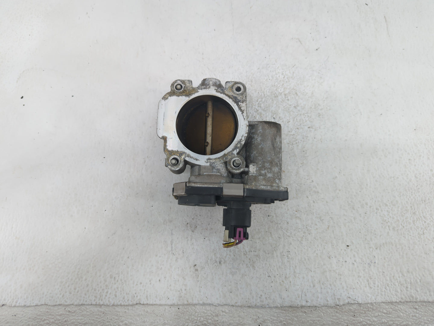 2008-2012 Chevrolet Malibu Throttle Body P/N:9B4G-9F991-A 668AA, 186AA Fits Fits 2007 2008 2009 2010 2011 2012 OEM Used Auto