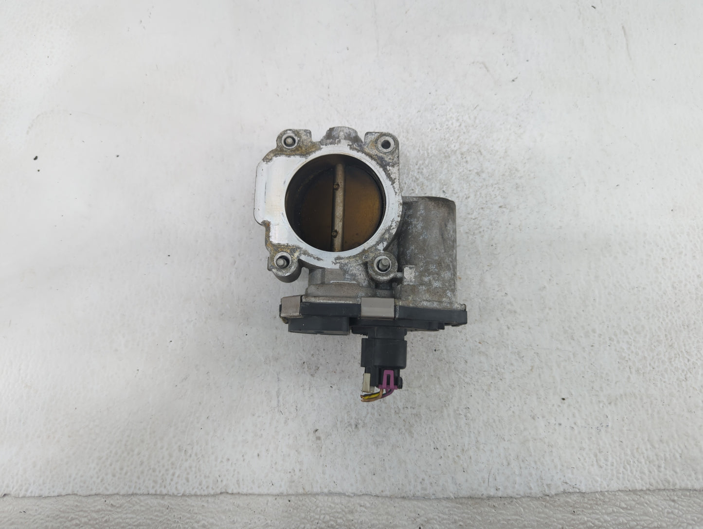 2008-2012 Chevrolet Malibu Throttle Body P/N:9B4G-9F991-A 668AA, 186AA Fits Fits 2007 2008 2009 2010 2011 2012 OEM Used Auto