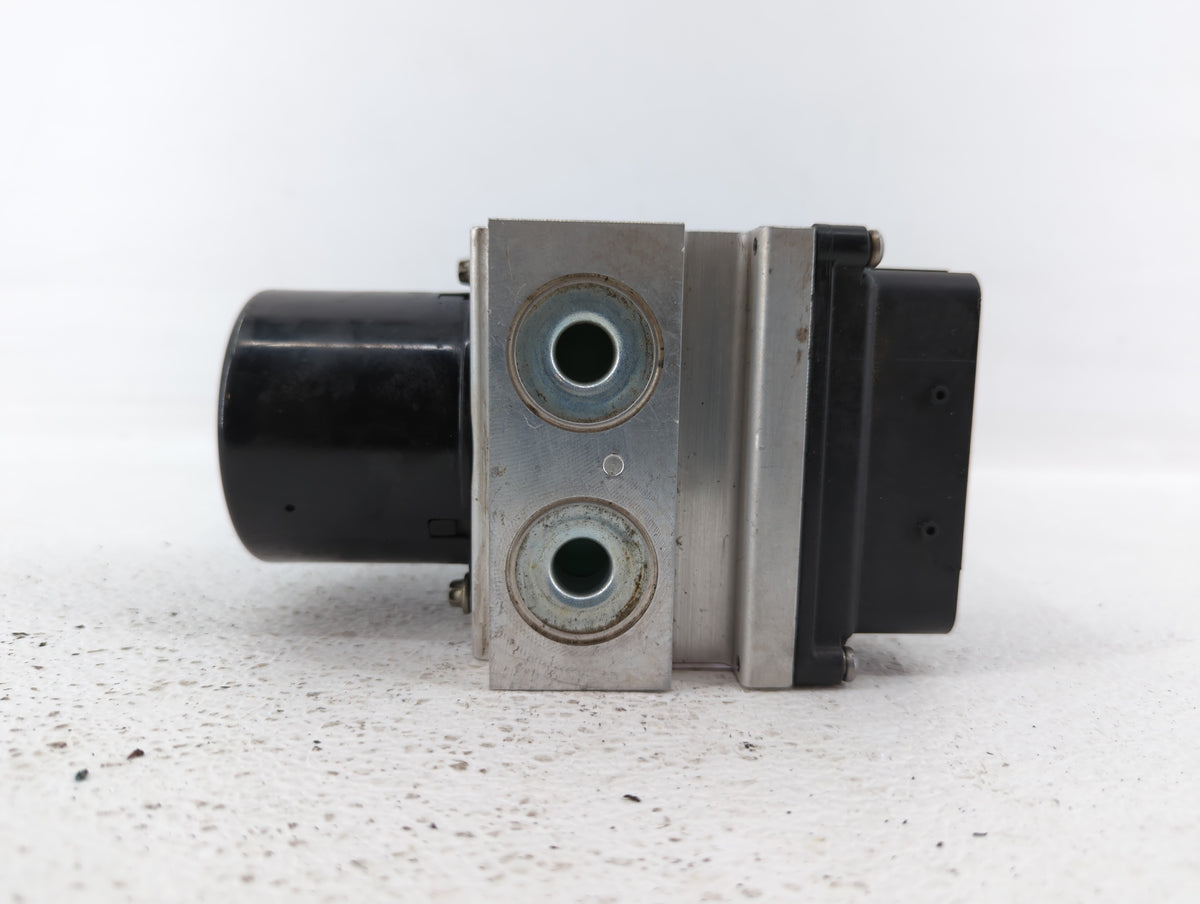 2010 Chevrolet Malibu Anti-Lock Brake ABS Pump Module Actuator OEM P/N:25949990 20812604 Fits OEM Used Auto Parts - Oemuseda