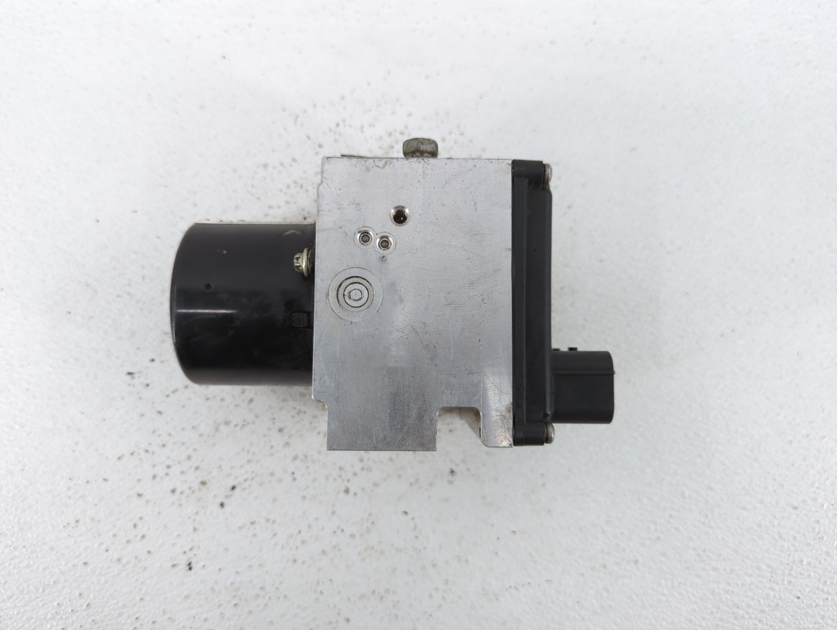 2010 Chevrolet Malibu Anti-Lock Brake ABS Pump Module Actuator OEM P/N:25949990 20812604 Fits OEM Used Auto Parts - Oemuseda