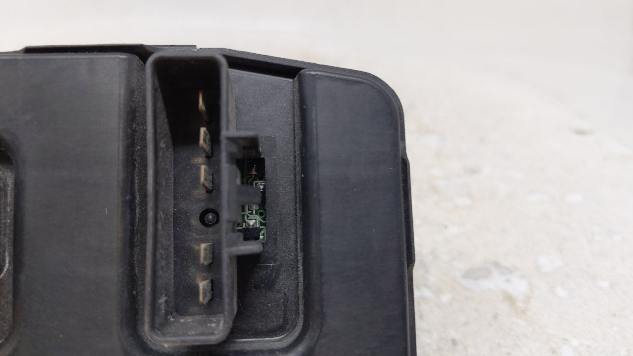 2010 Chevrolet Malibu Master Power Window Switch Replacement Driver Side Left P/N:20807220 Fits OEM Used Auto Parts - Oemuse