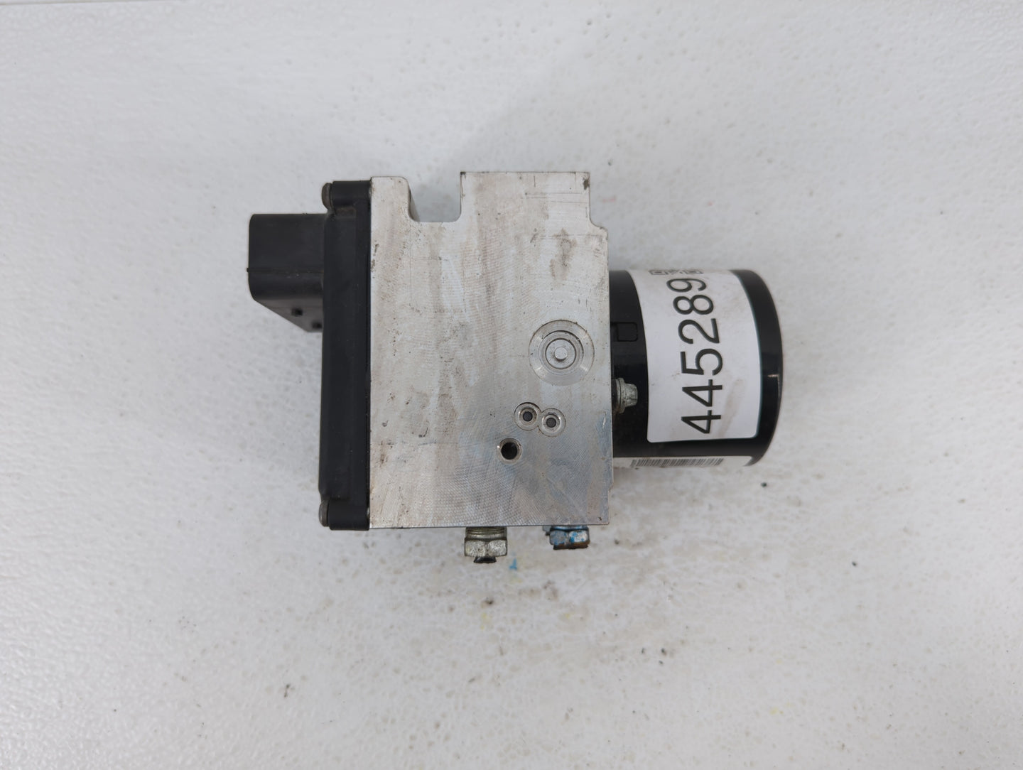 2010 Chevrolet Malibu ABS Pump Control Module Replacement P/N:25949990 20812604 Fits OEM Used Auto Parts - Oemusedautoparts1
