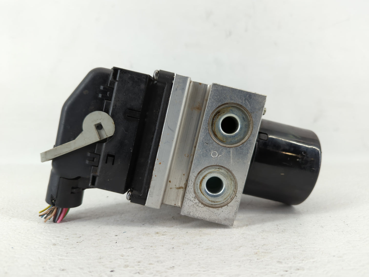 2010 Chevrolet Malibu ABS Pump Control Module Replacement P/N:25949990 20812604 Fits OEM Used Auto Parts - Oemusedautoparts1