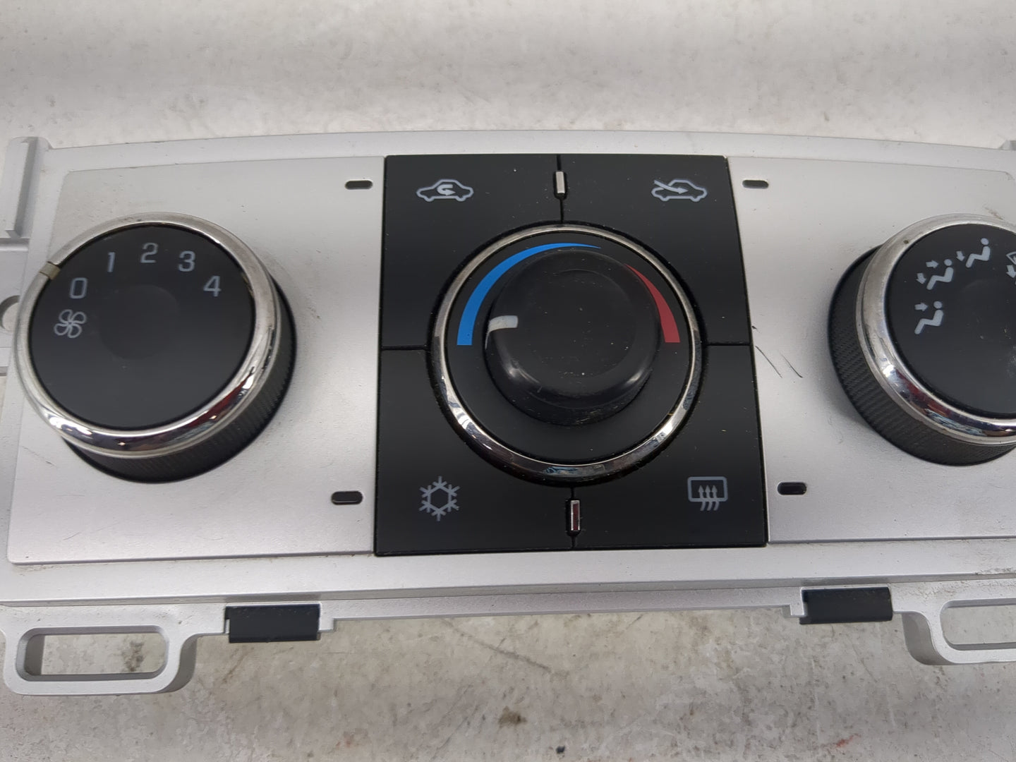 2008-2012 Chevrolet Malibu Climate Control Module Temperature AC/Heater Replacement P/N:28251428 20923130 Fits OEM Used Auto