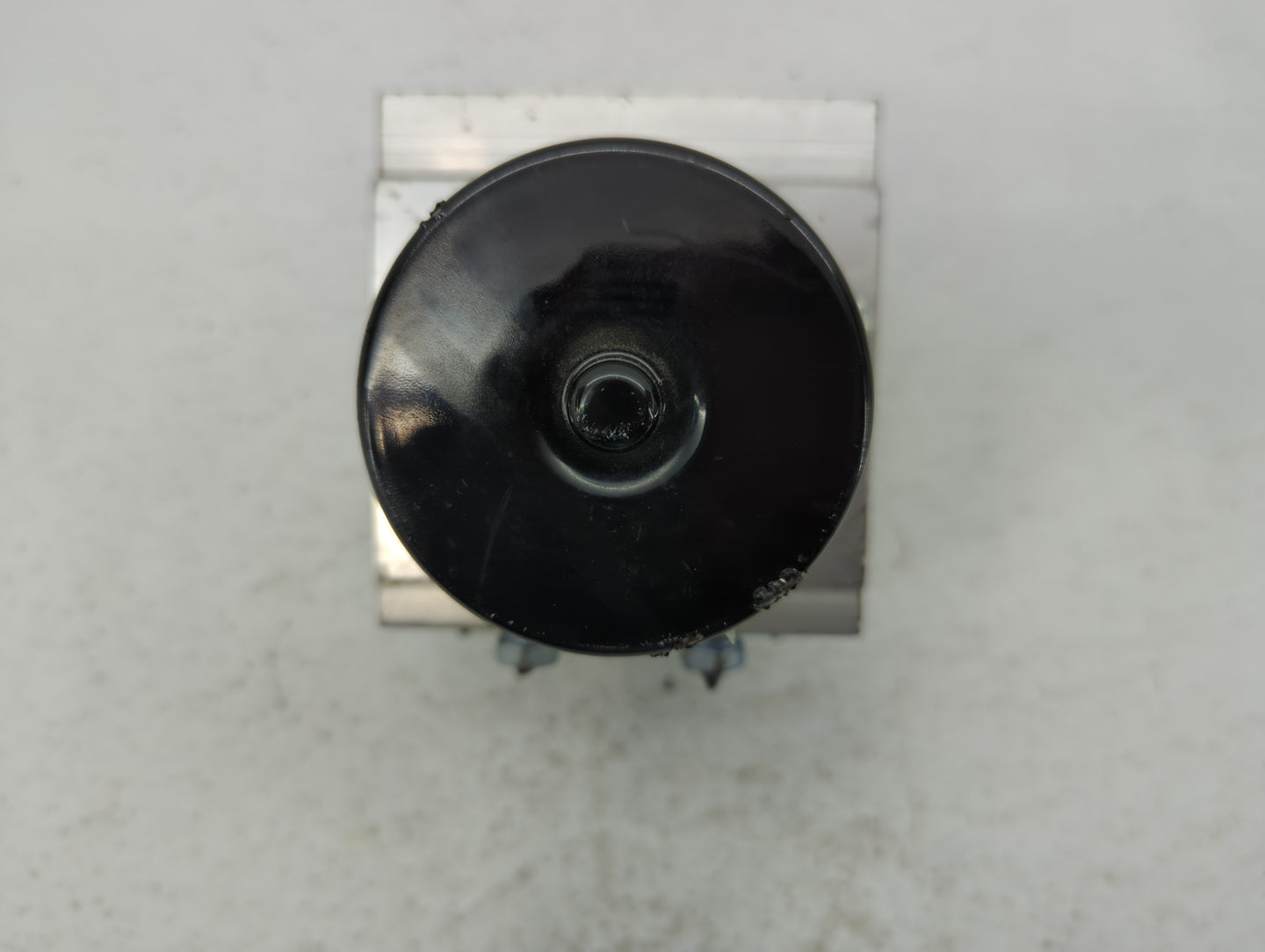 2010 Chevrolet Malibu ABS Pump Control Module Replacement P/N:25949990 20812604 Fits OEM Used Auto Parts - Oemusedautoparts1