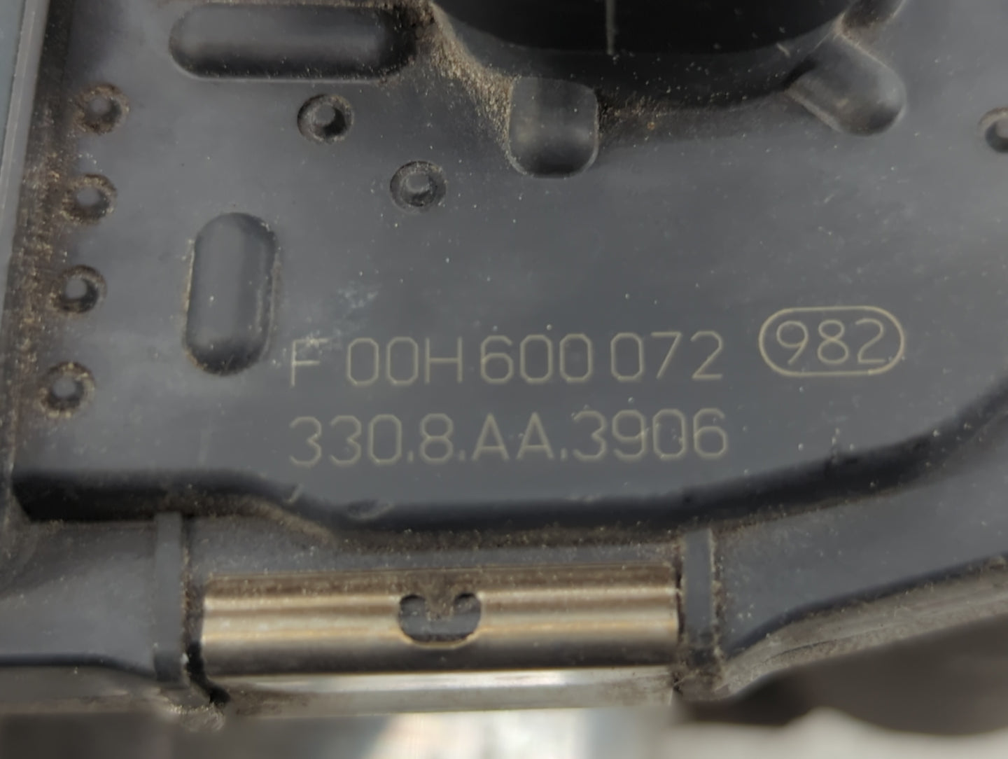 2008-2012 Chevrolet Malibu Throttle Body Fits Fits 2007 2008 2009 2010 2011 2012 OEM Used Auto Parts - Oemusedautoparts1.com