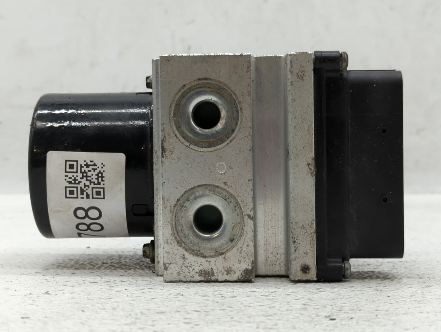 2010 Chevrolet Malibu ABS Pump Control Module Replacement P/N:25949990 Fits OEM Used Auto Parts - Oemusedautoparts1.com