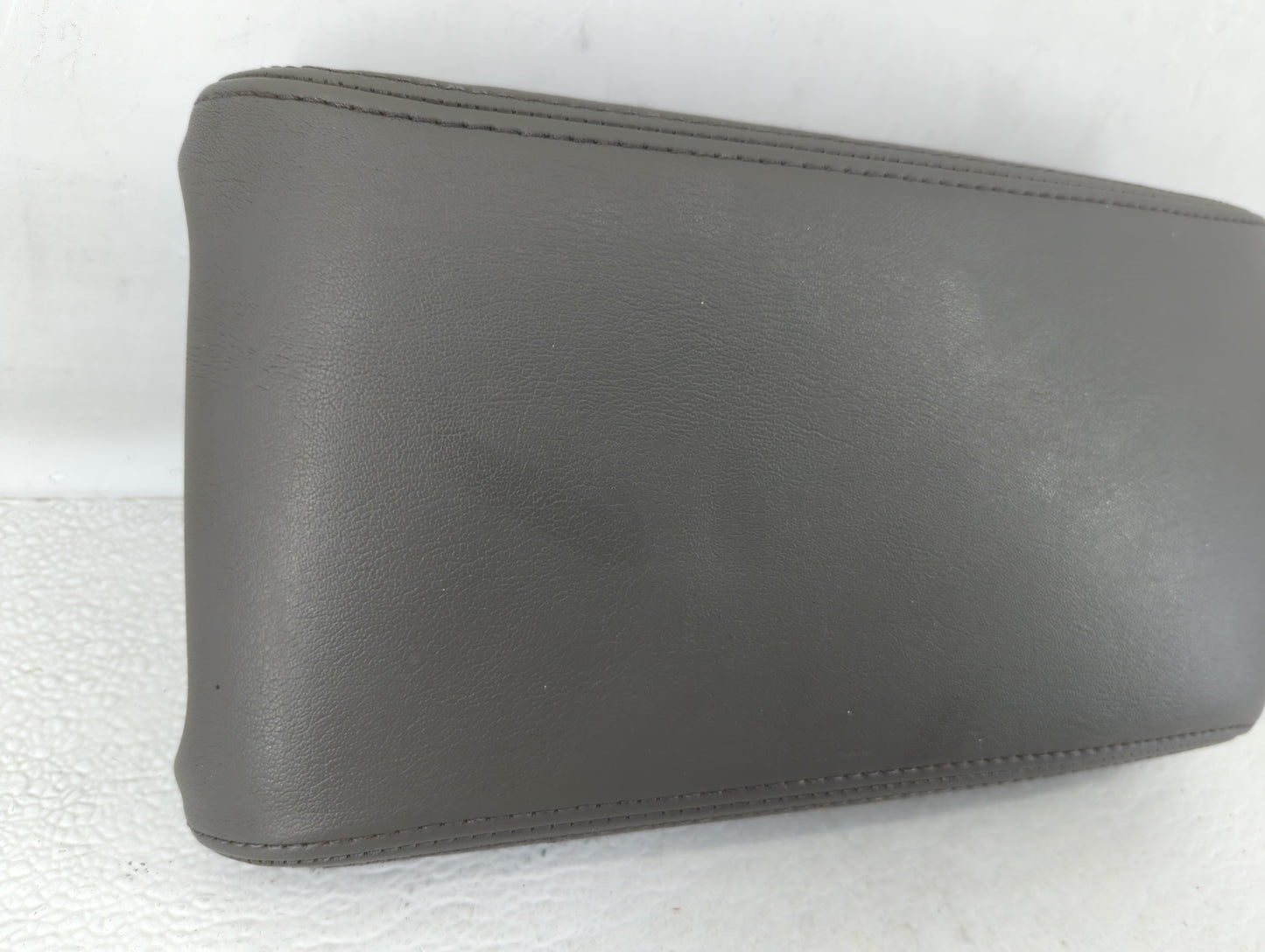 2010 Chevrolet Malibu Center Console Armrest Cover Lid - Oemusedautoparts1.com
