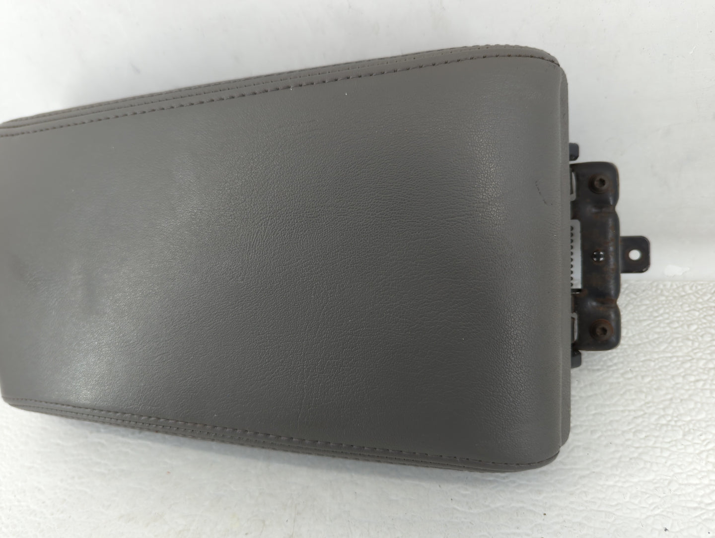 2010 Chevrolet Malibu Center Console Armrest Cover Lid - Oemusedautoparts1.com