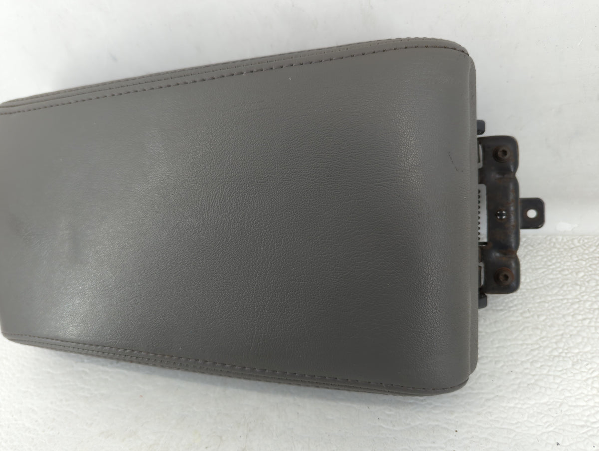 2010 Chevrolet Malibu Center Console Armrest Cover Lid 548652 - Oemusedautoparts1.com