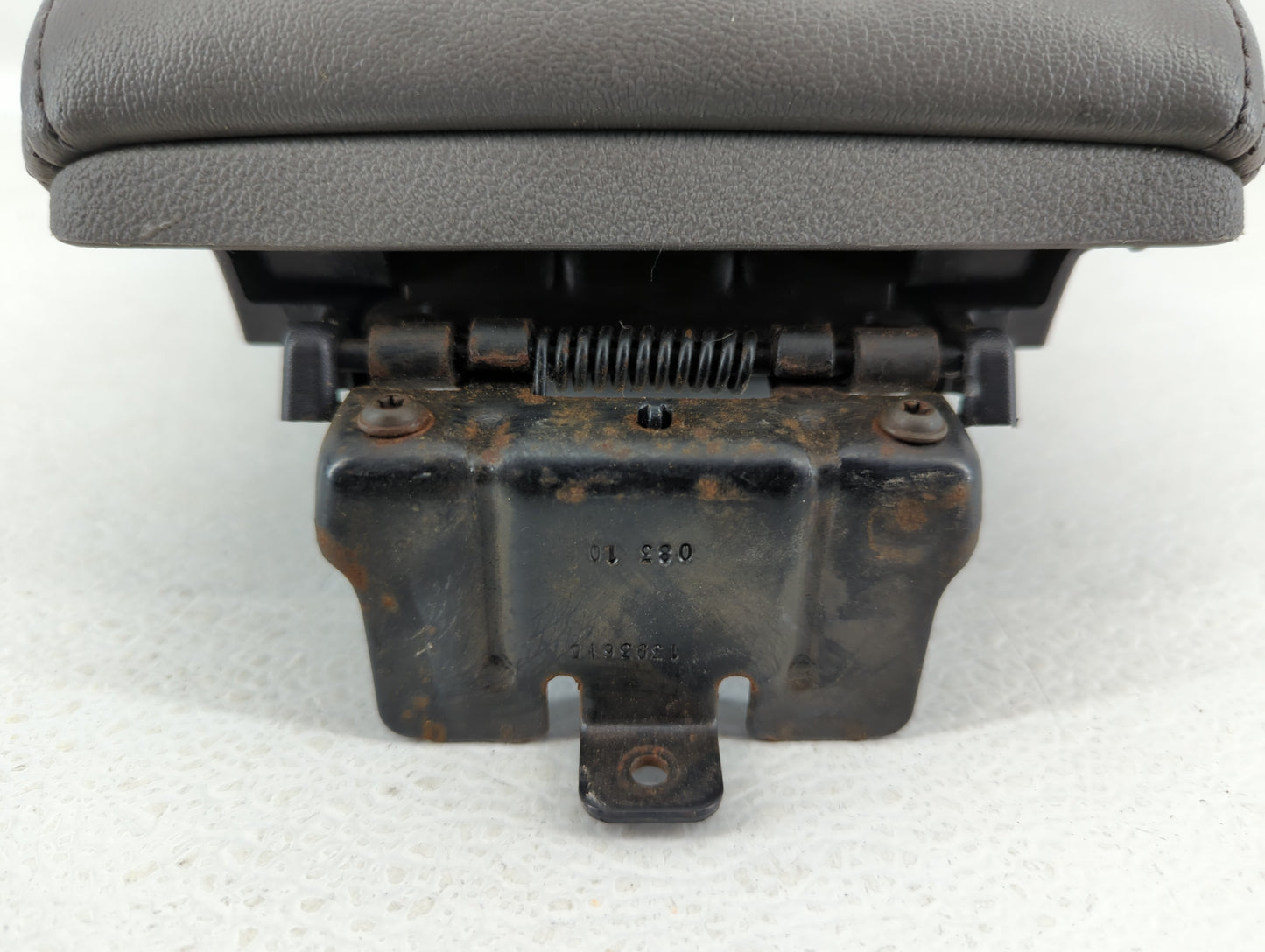 2010 Chevrolet Malibu Center Console Armrest Cover Lid - Oemusedautoparts1.com