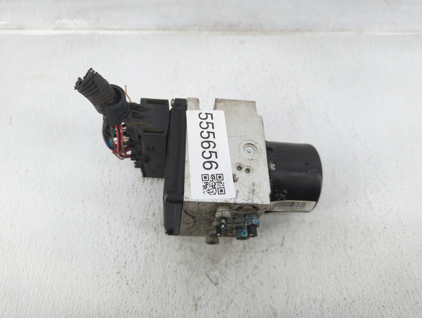 2010 Chevrolet Malibu ABS Pump Control Module Replacement P/N:25949990 Fits OEM Used Auto Parts - Oemusedautoparts1.com