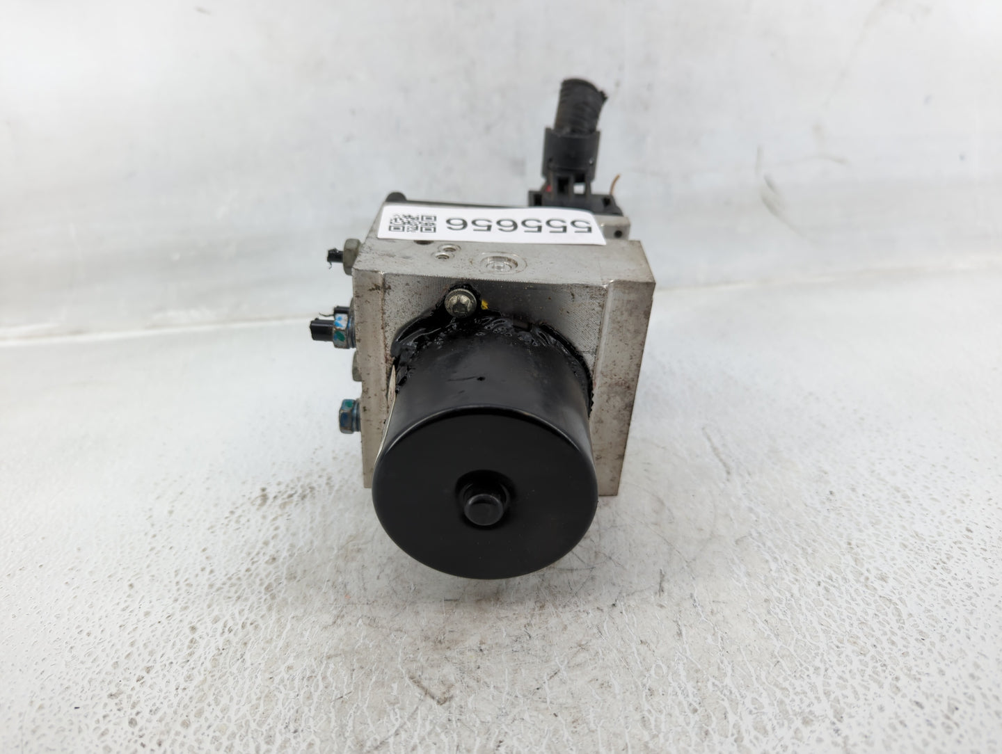 2010 Chevrolet Malibu ABS Pump Control Module Replacement P/N:25949990 Fits OEM Used Auto Parts - Oemusedautoparts1.com