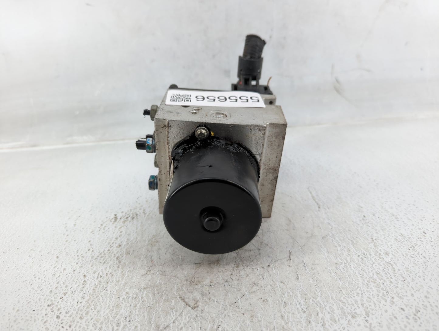 2010 Chevrolet Malibu ABS Pump Control Module Replacement P/N:25949990 Fits OEM Used Auto Parts - Oemusedautoparts1.com