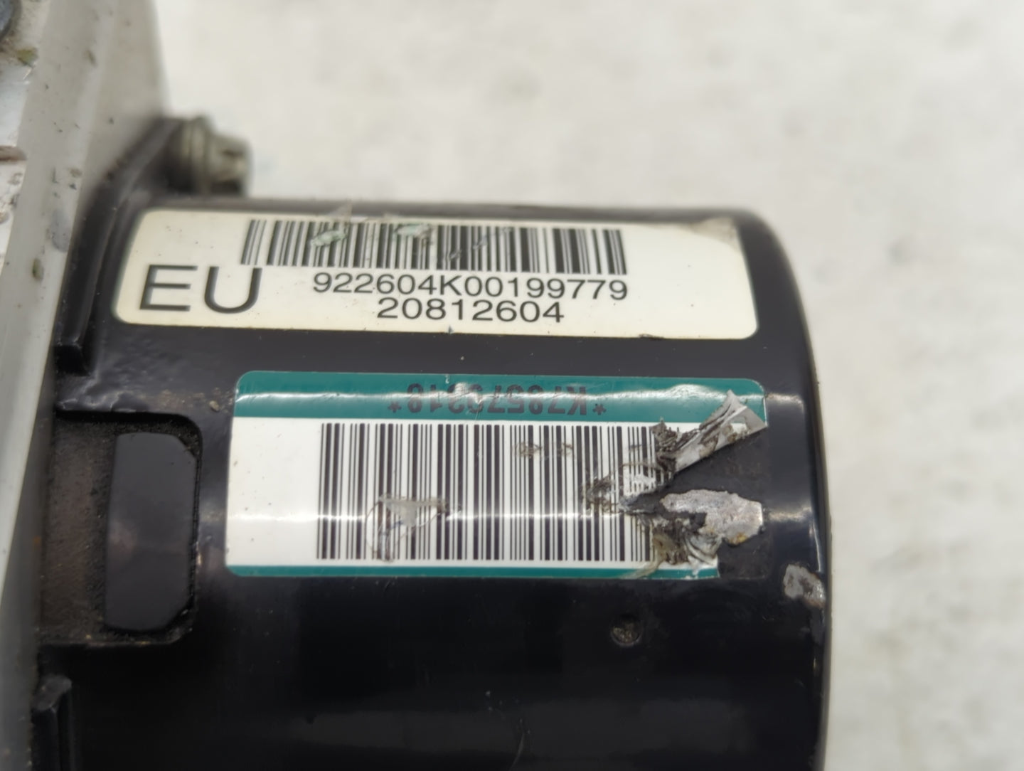 2010 Chevrolet Malibu ABS Pump Control Module Replacement P/N:25949990 Fits OEM Used Auto Parts - Oemusedautoparts1.com