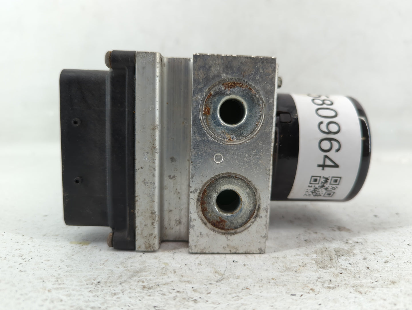 2010 Chevrolet Malibu ABS Pump Control Module Replacement P/N:25949990 Fits OEM Used Auto Parts - Oemusedautoparts1.com