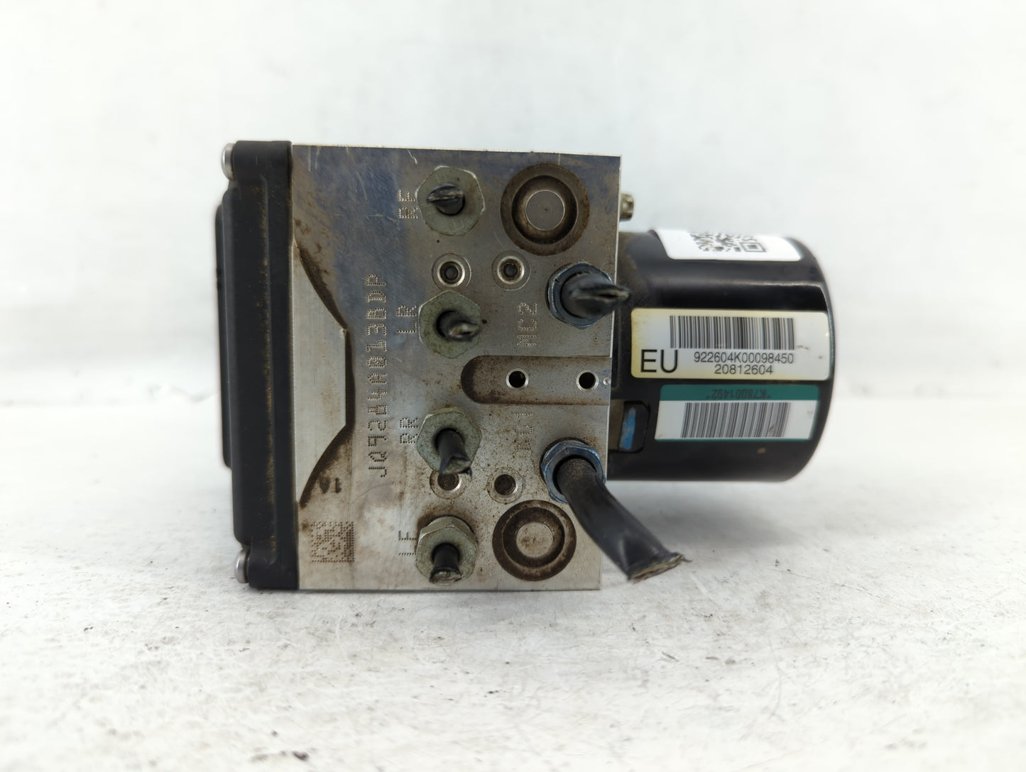 2010 Chevrolet Malibu ABS Pump Control Module Replacement P/N:25949990 Fits OEM Used Auto Parts - Oemusedautoparts1.com