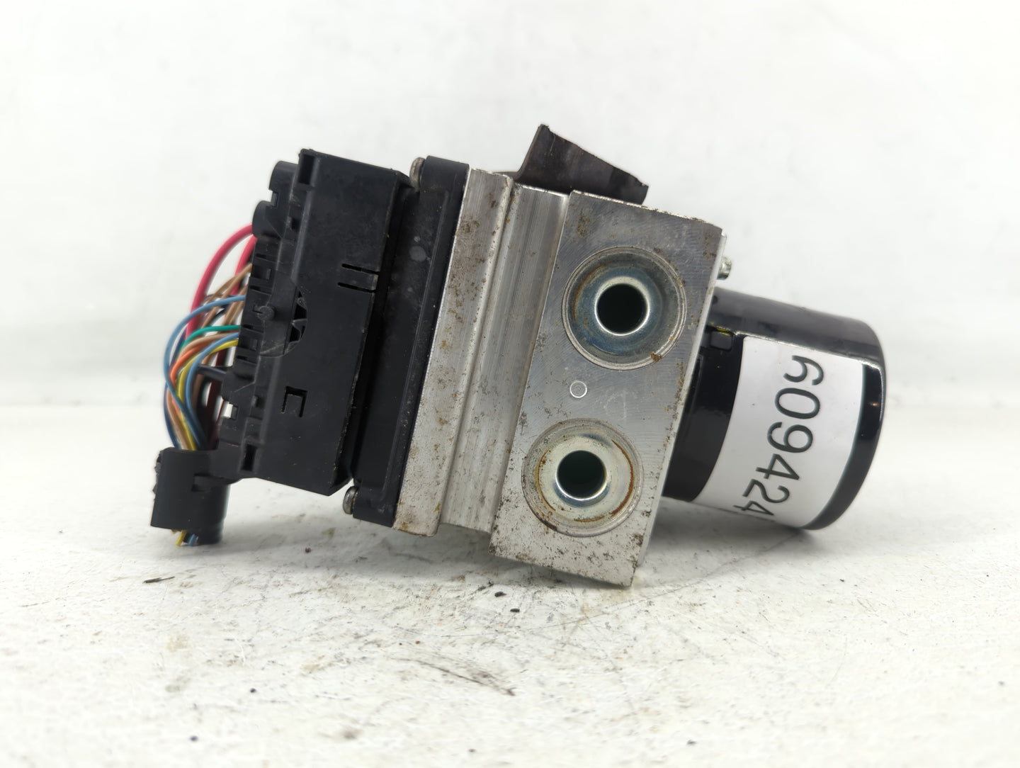 2010 Chevrolet Malibu ABS Pump Control Module Replacement P/N:25949990 Fits OEM Used Auto Parts - Oemusedautoparts1.com