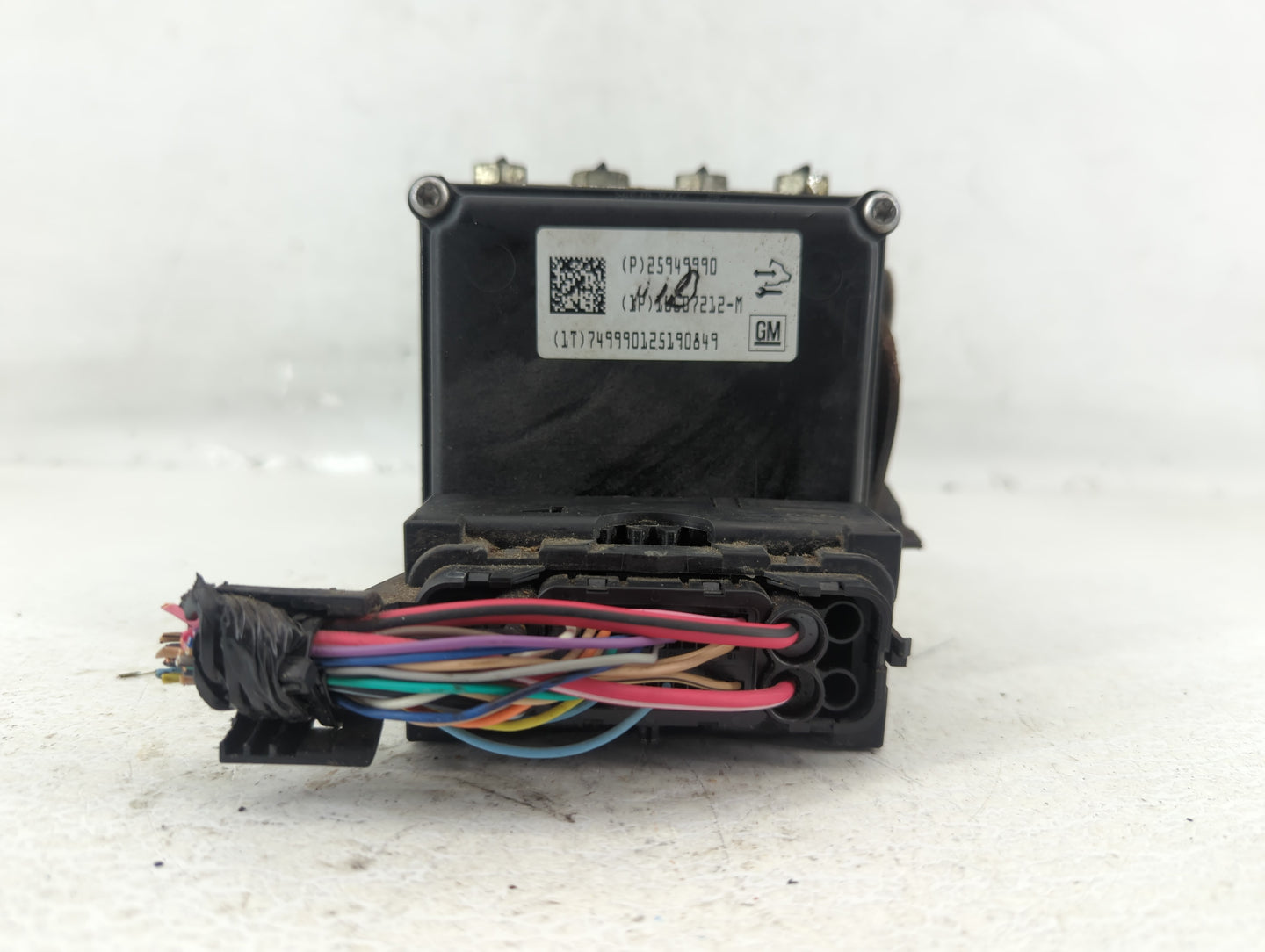 2010 Chevrolet Malibu ABS Pump Control Module Replacement P/N:25949990 Fits OEM Used Auto Parts - Oemusedautoparts1.com