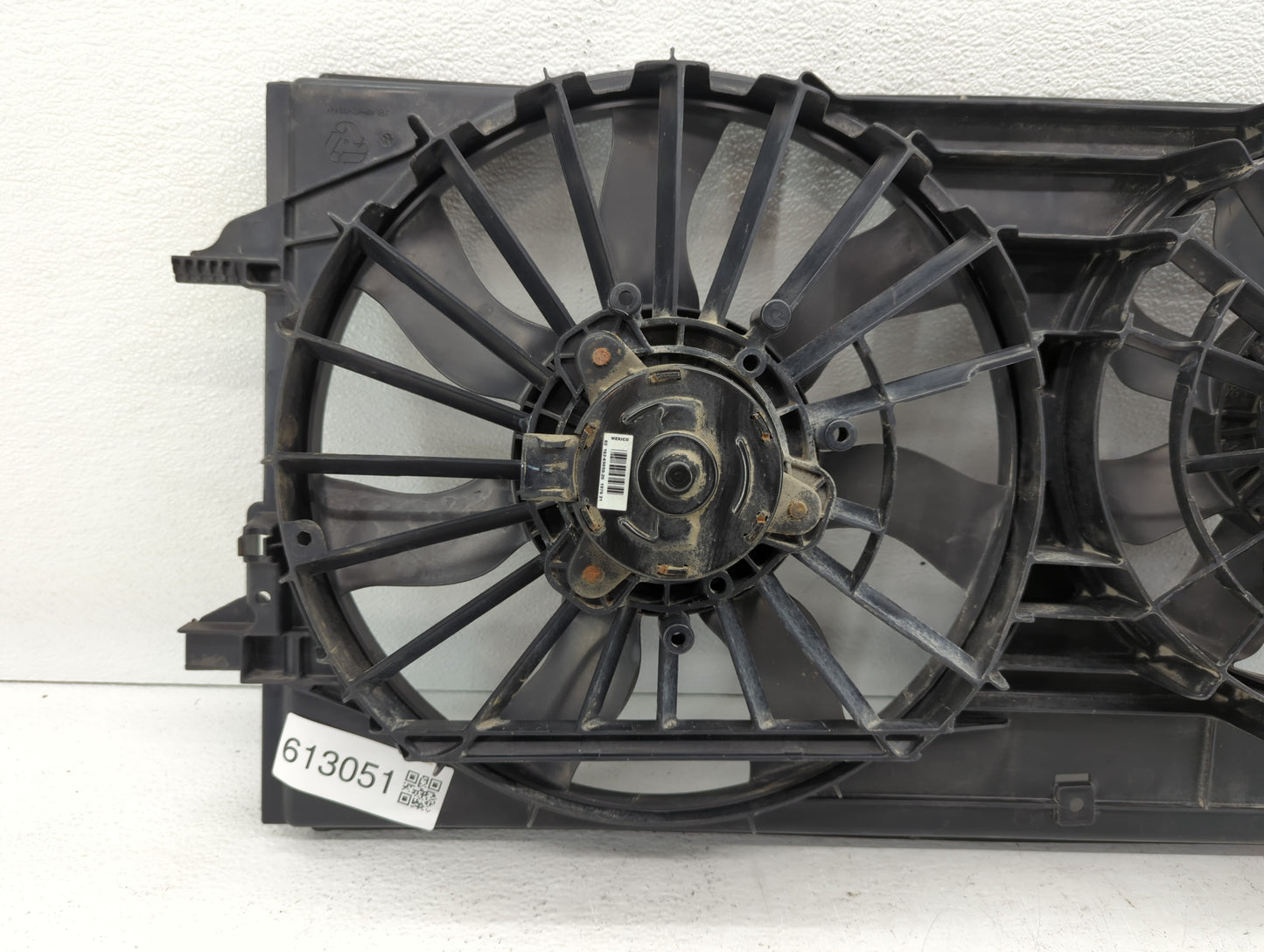 2004-2012 Chevrolet Malibu Left Radiator Fan Motor Assembly Black - Oemusedautoparts1.com