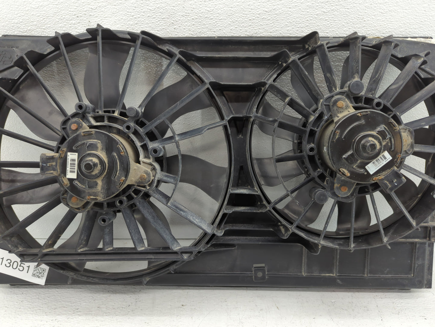 2004-2012 Chevrolet Malibu Left Radiator Fan Motor Assembly Black - Oemusedautoparts1.com