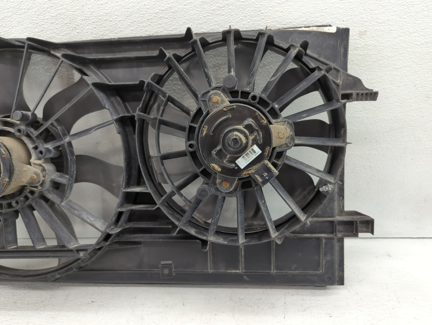 2004-2012 Chevrolet Malibu Left Radiator Fan Motor Assembly Black - Oemusedautoparts1.com