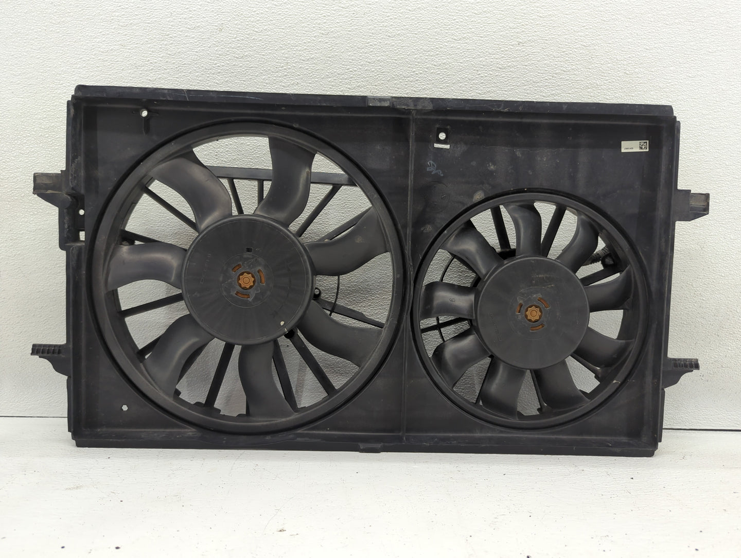 2004-2012 Chevrolet Malibu Left Radiator Fan Motor Assembly - Oemusedautoparts1.com