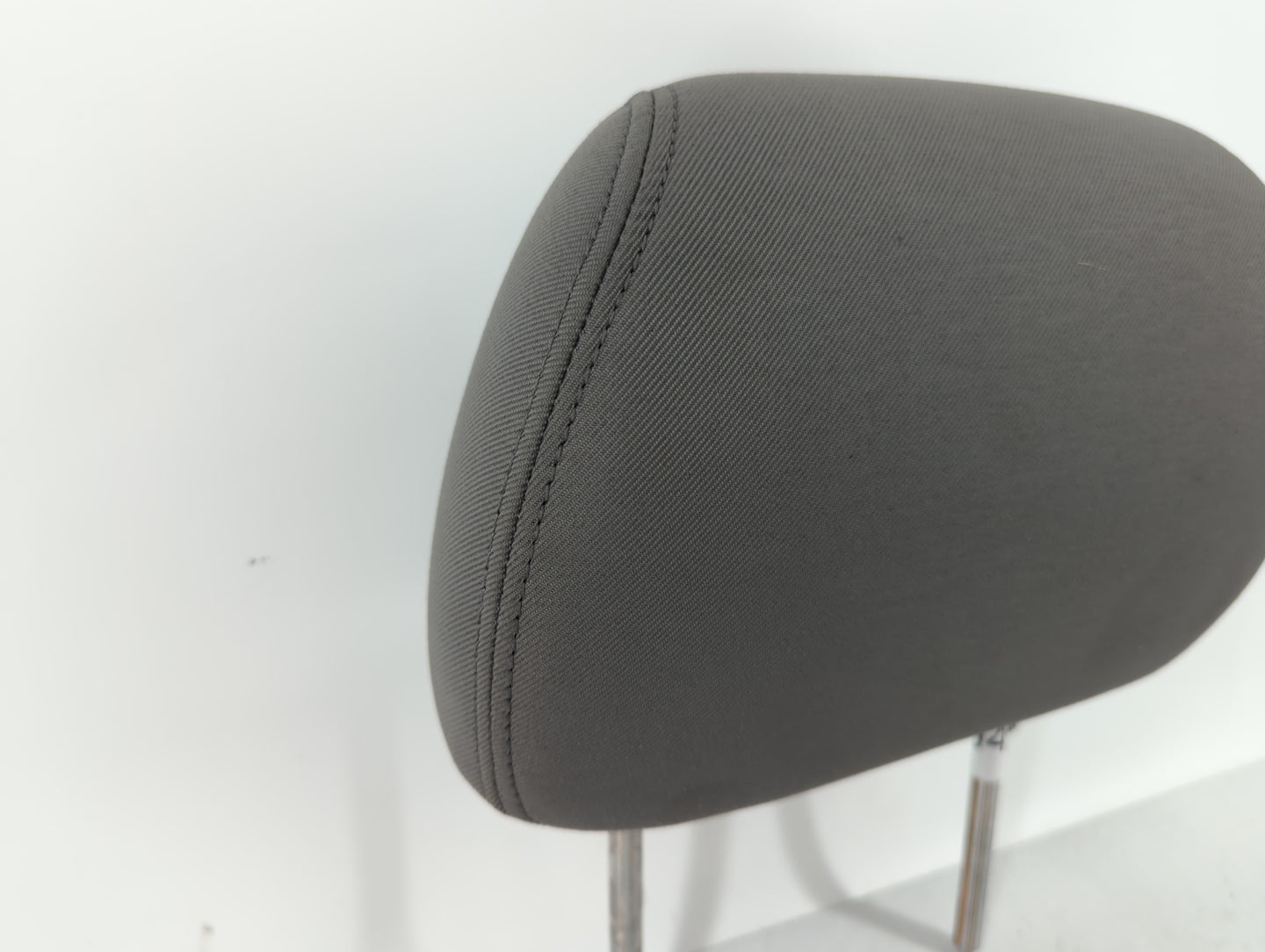 2010 Chevrolet Malibu Headrest Head Rest Rear Center Seat Fits OEM Used Auto Parts - Oemusedautoparts1.com