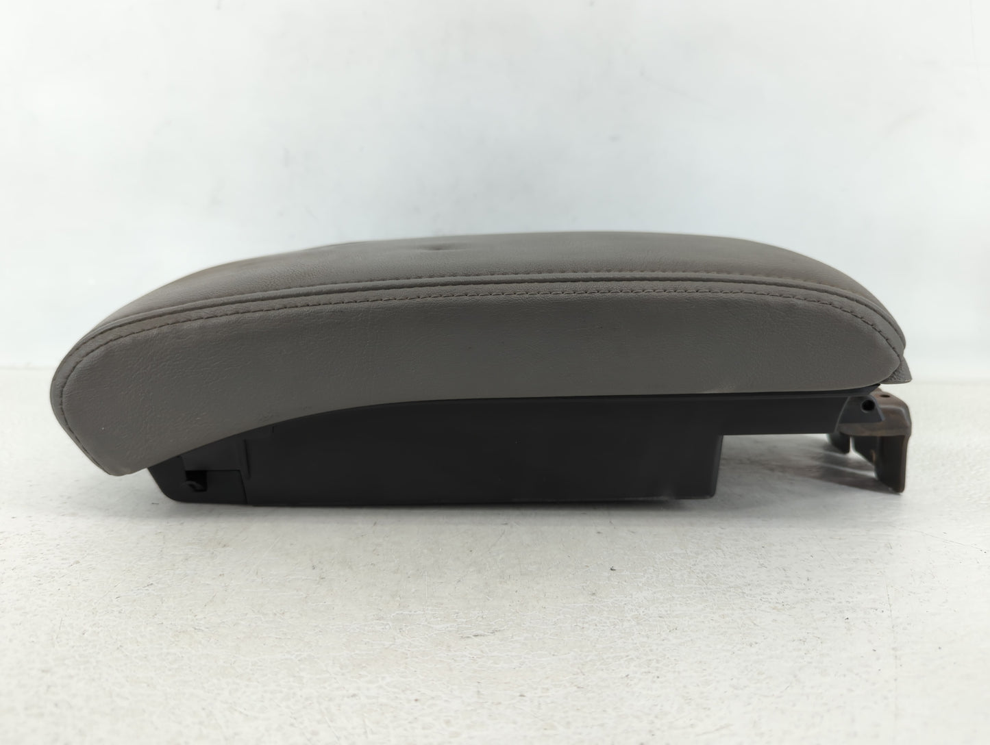 2010 Chevrolet Malibu Center Console Armrest Cover Lid Black - Oemusedautoparts1.com