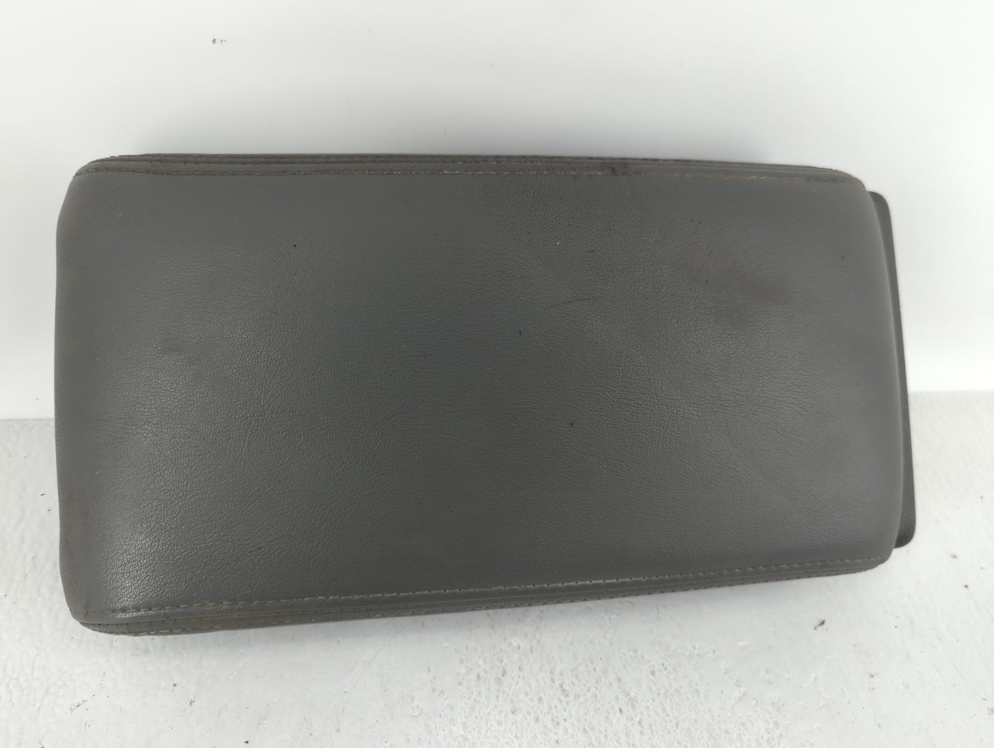 2010 Chevrolet Malibu Center Console Armrest Cover Lid Black - Oemusedautoparts1.com