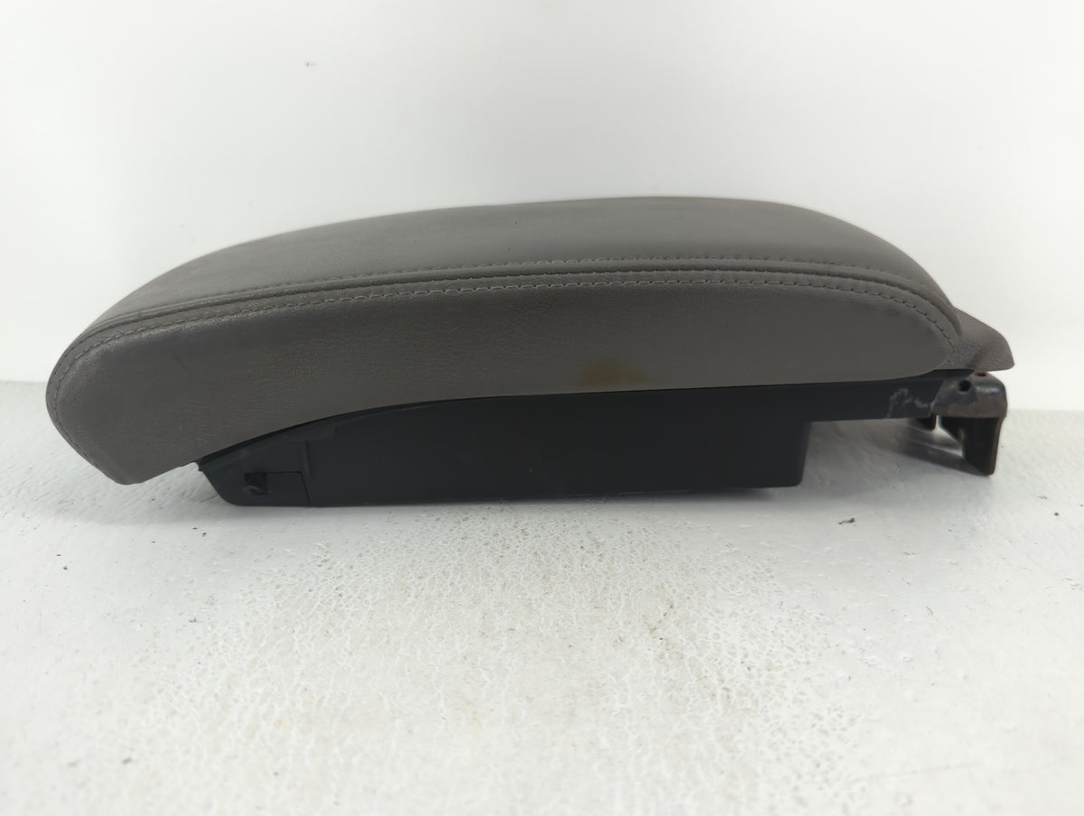 2010 Chevrolet Malibu Center Console Armrest Cover Lid Black 625631 - Oemusedautoparts1.com