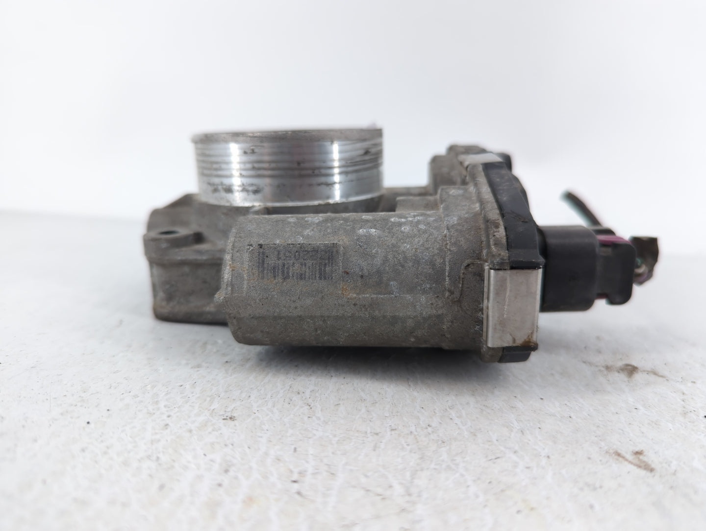 2008-2012 Chevrolet Malibu Throttle Body P/N:202 9 AA 668AA 2051 C Fits Fits 2007 2008 2009 2010 2011 2012 OEM Used Auto Par