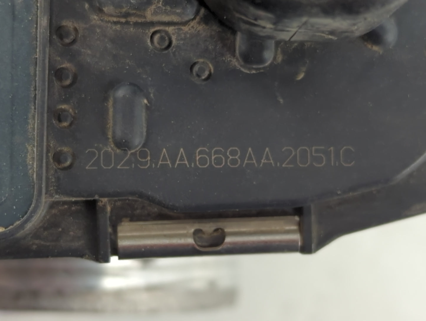 2008-2012 Chevrolet Malibu Throttle Body P/N:202 9 AA 668AA 2051 C Fits Fits 2007 2008 2009 2010 2011 2012 OEM Used Auto Par