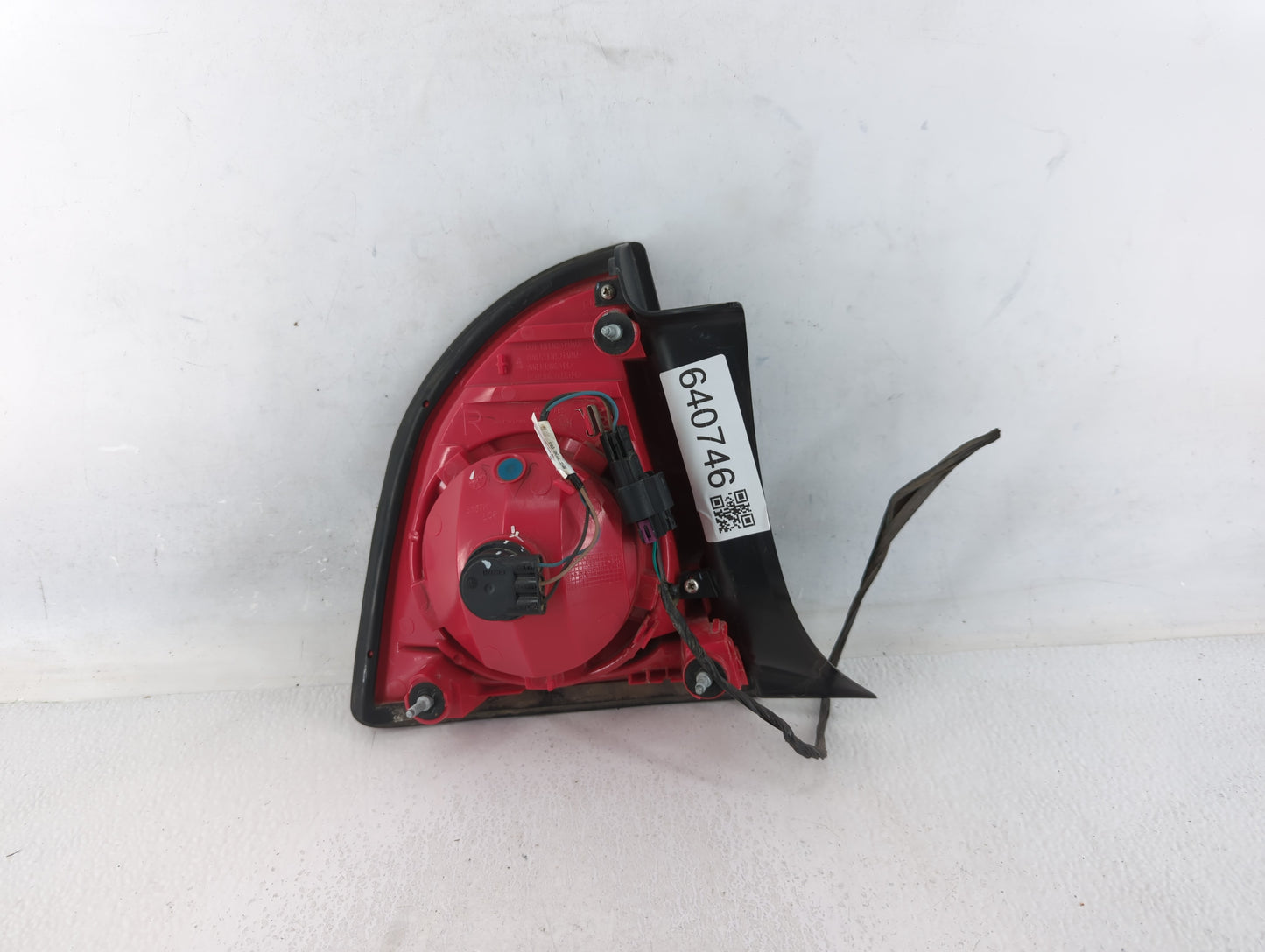 2008-2012 Chevrolet Malibu Tail Light Assembly Passenger Right OEM P/N:992 4050 065 220 0814 096 Fits OEM Used Auto Parts - 