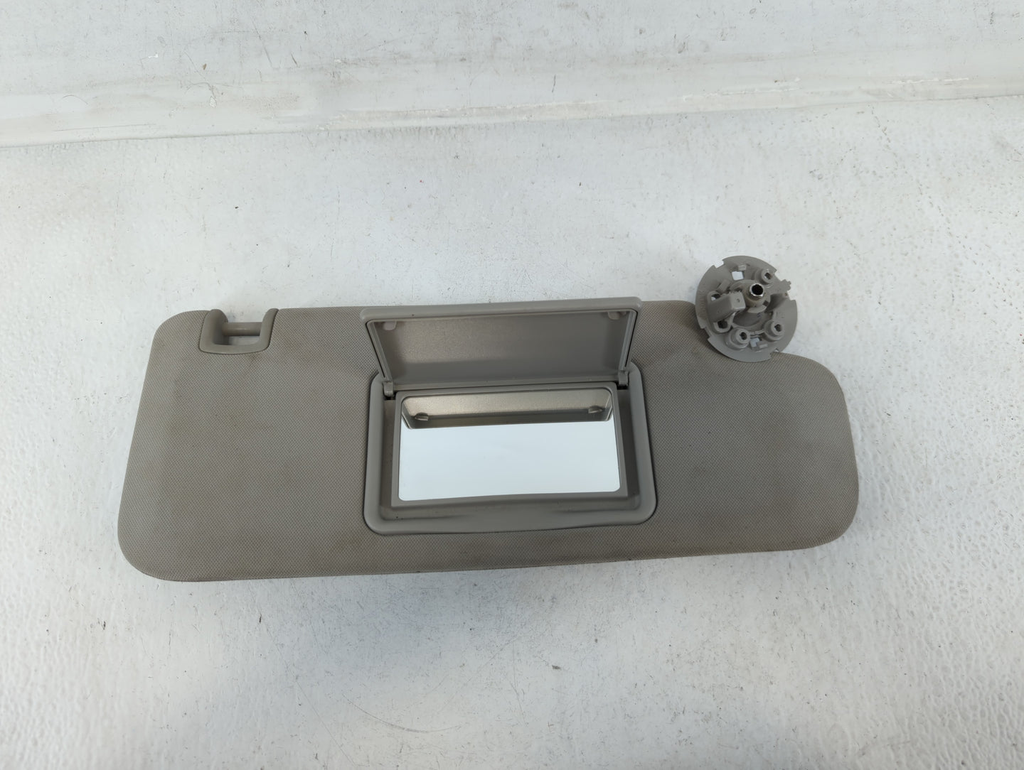 2004-2012 Chevrolet Malibu Sun Visor Shade Replacement Passenger Right Mirror Fits Fits 2004 2005 2008 2009 2010 2011 2012 O