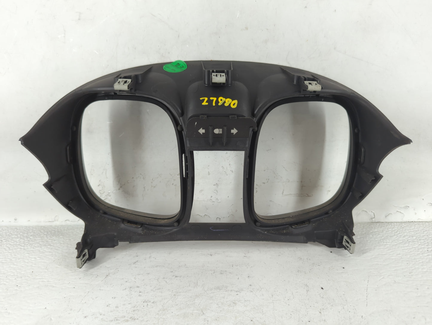 2010 Chevrolet Malibu Radio Climate Panel Bezel - Oemusedautoparts1.com