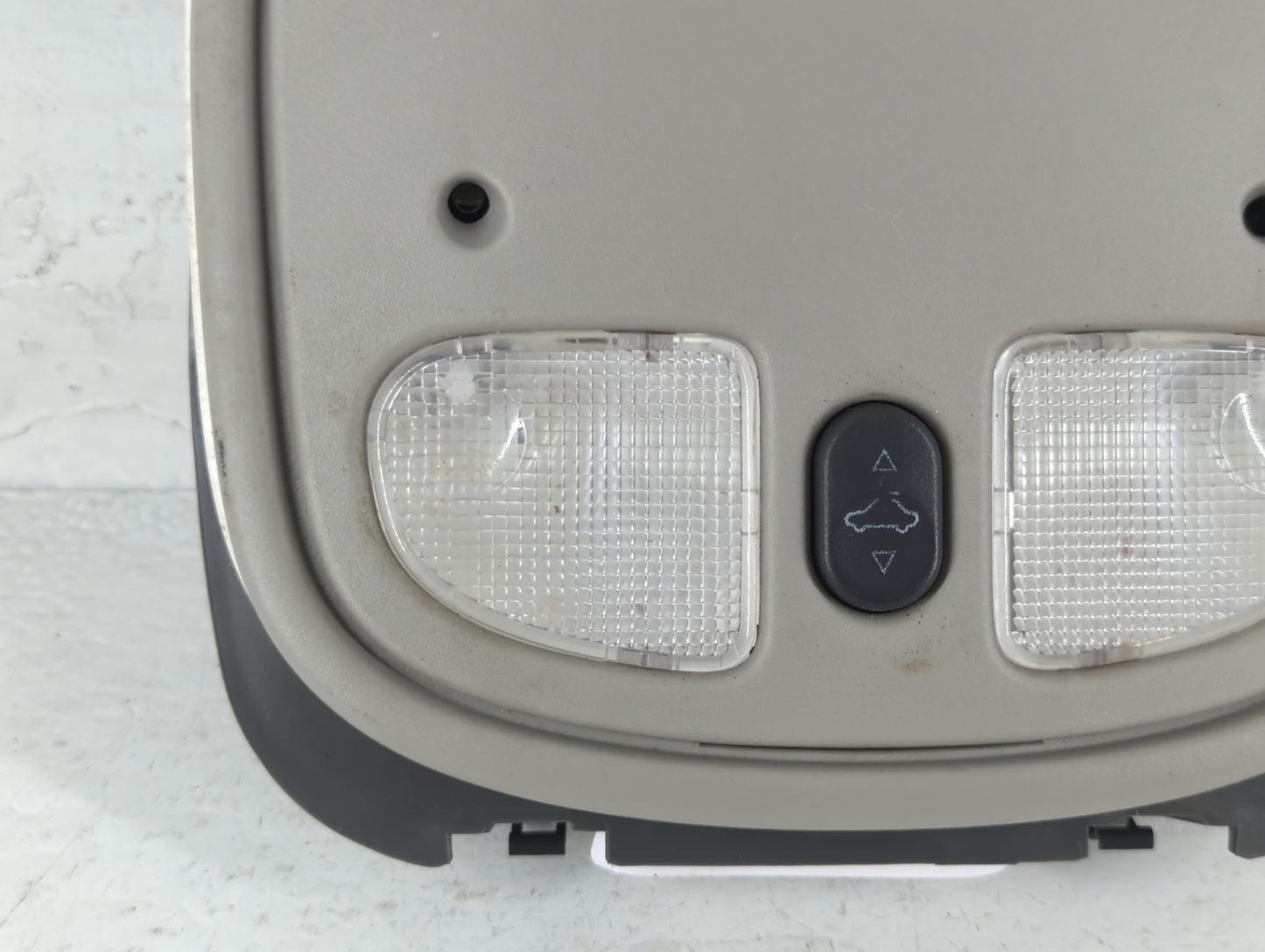 2010 Chevrolet Malibu Overhead Roof Console - Oemusedautoparts1.com
