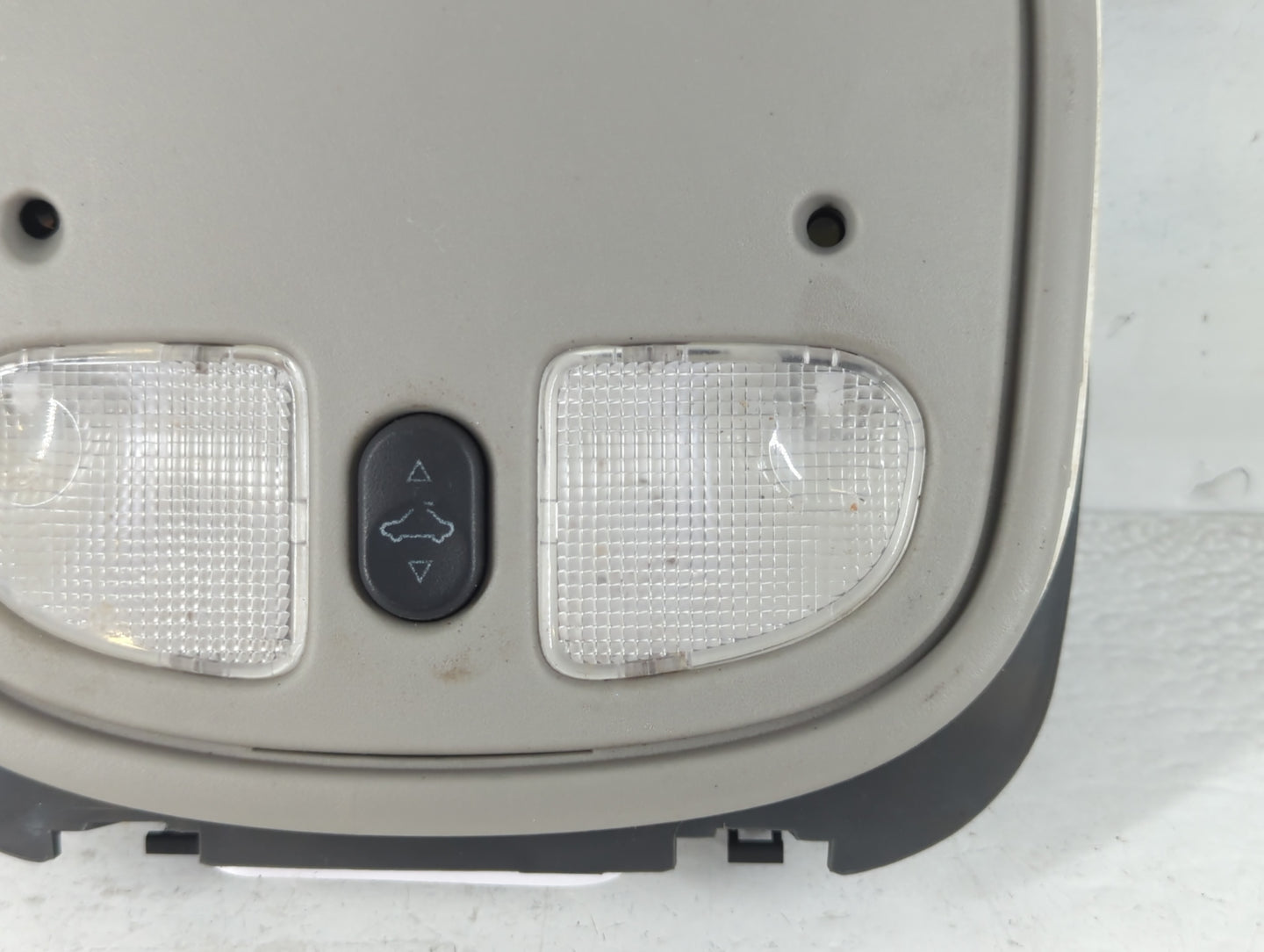 2010 Chevrolet Malibu Overhead Roof Console 693906 - Oemusedautoparts1.com