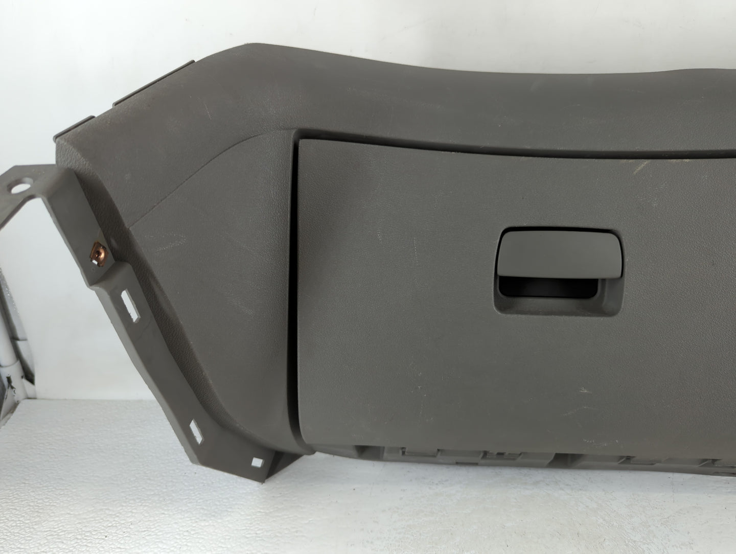 2010 Chevrolet Malibu Passenger Glove Box Door Storage Compartment 693955 - Oemusedautoparts1.com