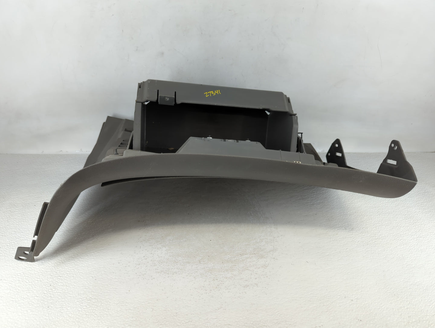 2010 Chevrolet Malibu Passenger Glove Box Door Storage Compartment 693955 - Oemusedautoparts1.com