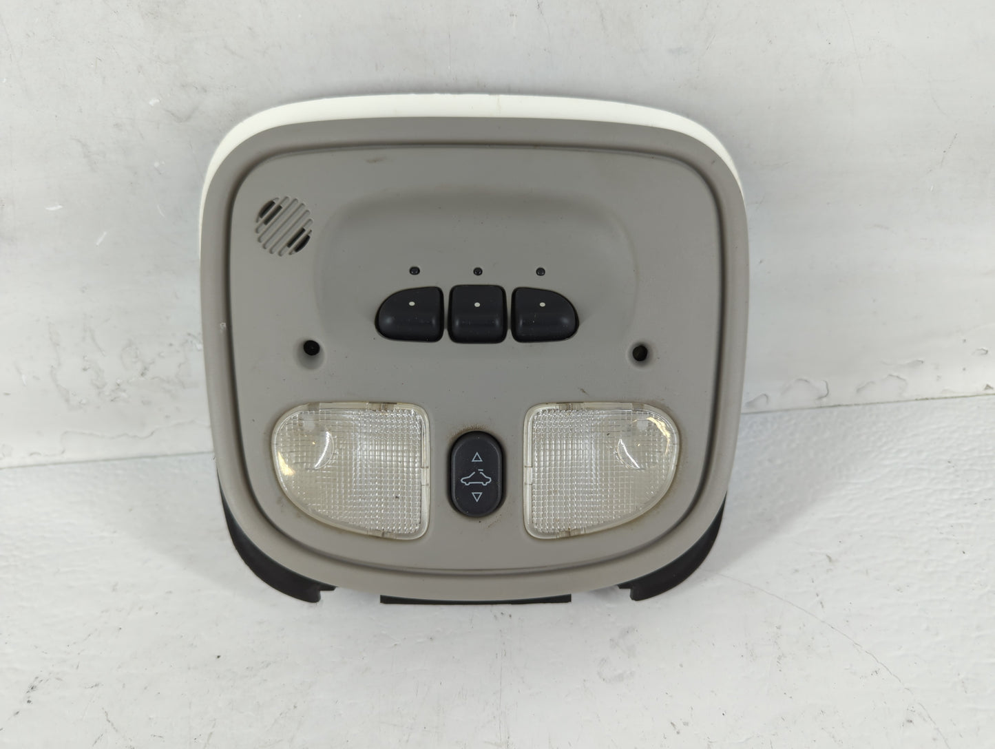 2010 Chevrolet Malibu Overhead Roof Console 695958 - Oemusedautoparts1.com